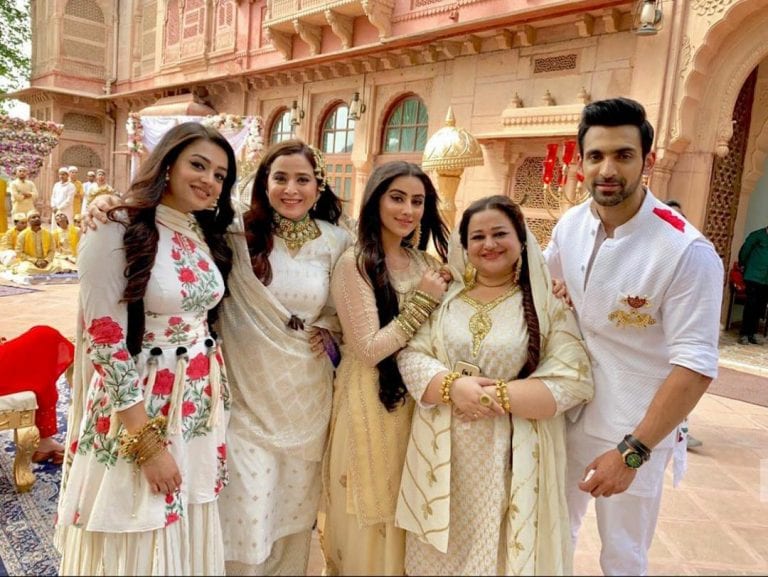 Bahu Begum: Azaan collects money, Begum slaps Noor - Tellyexpress