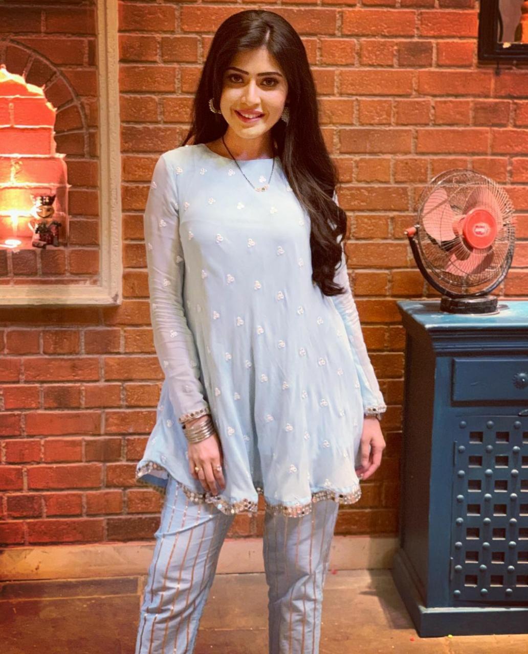 Aishwarya Raj Bhakuni, Gupta Brothers Pics